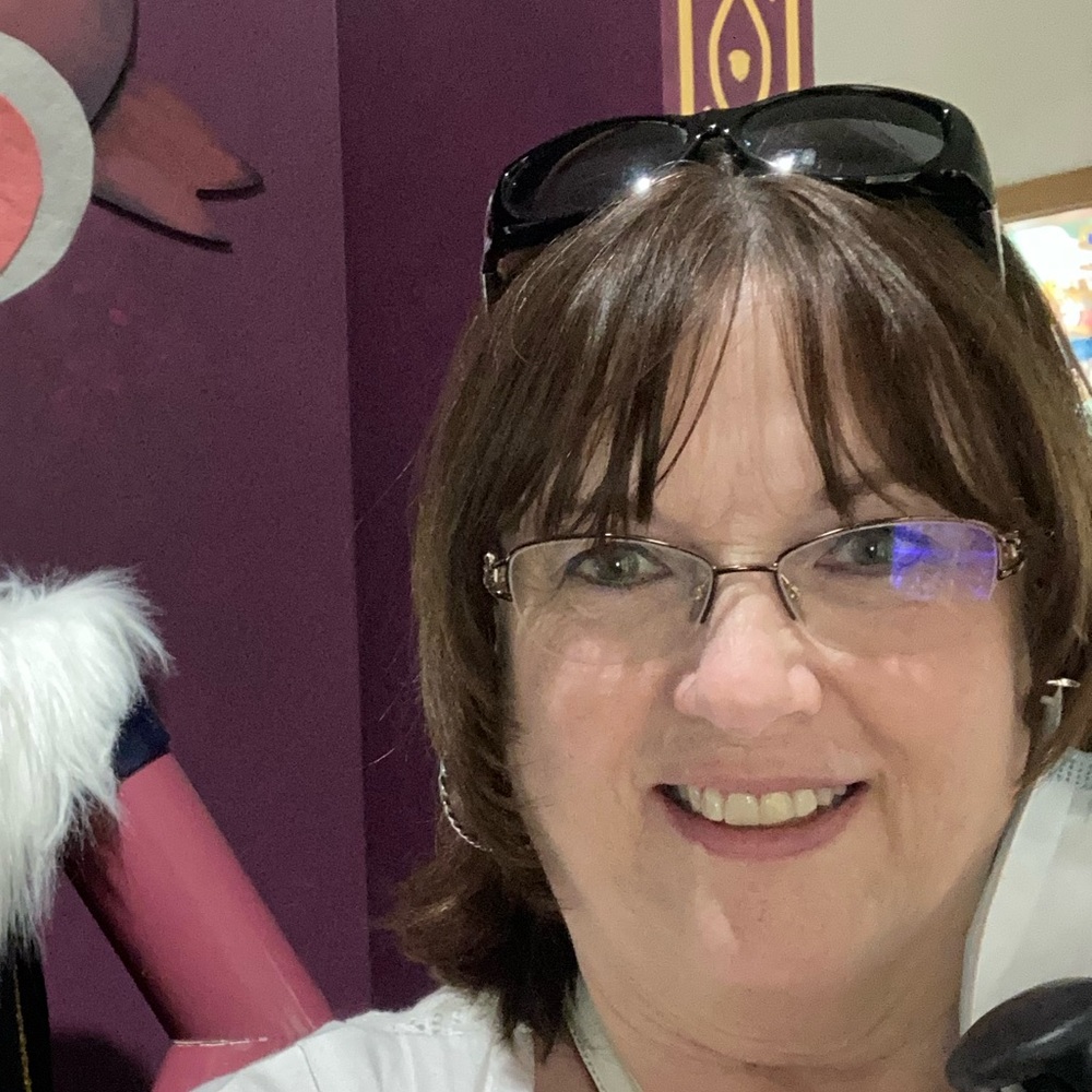 Meet your Posher, Carolyn